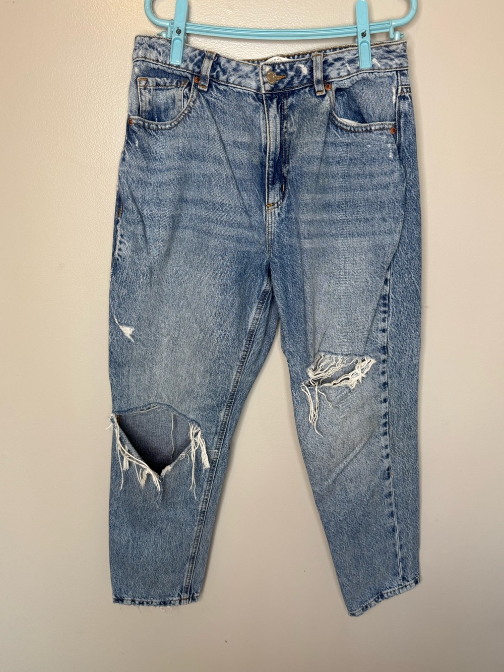 Dynamite Claudia Jeans Classic High-Rise Distressed Women’s Light Blue
